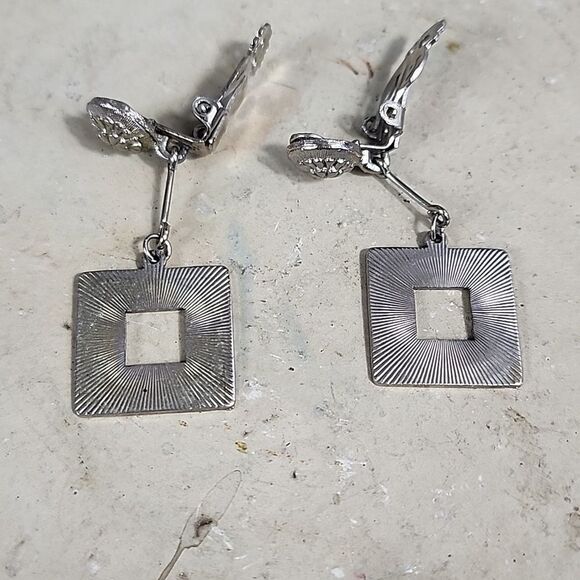 Funky Vintage Earrings Clip~on - Picture 3 of 6